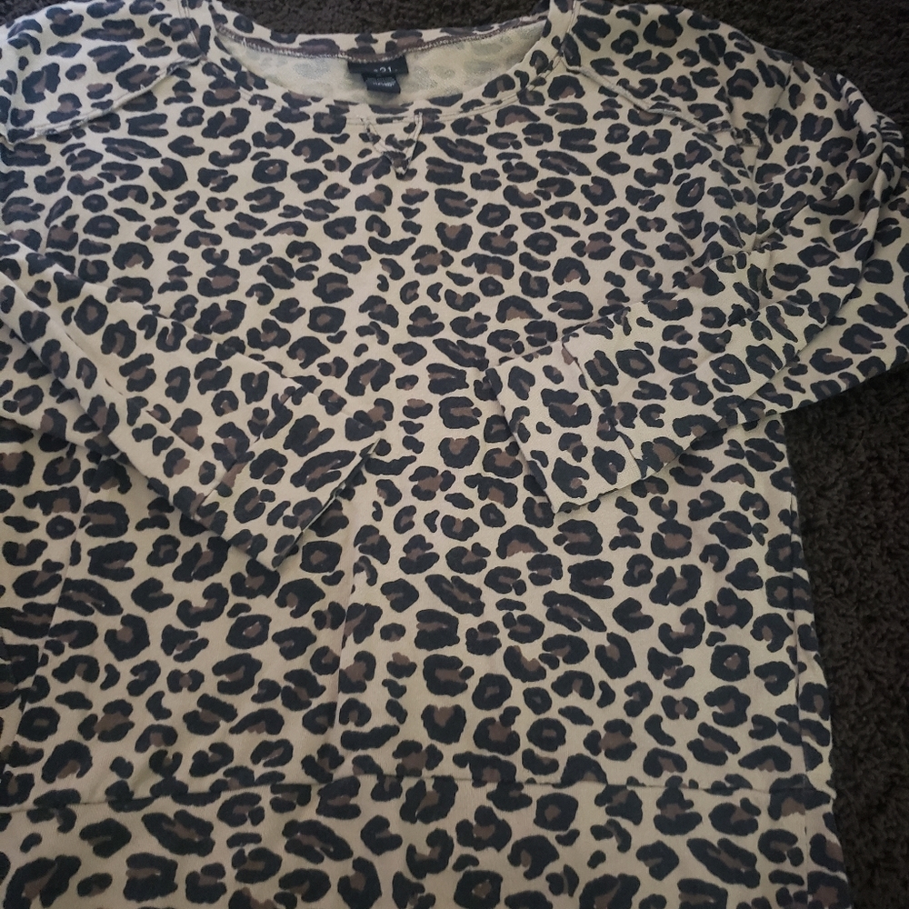 Leopard sweatshirt